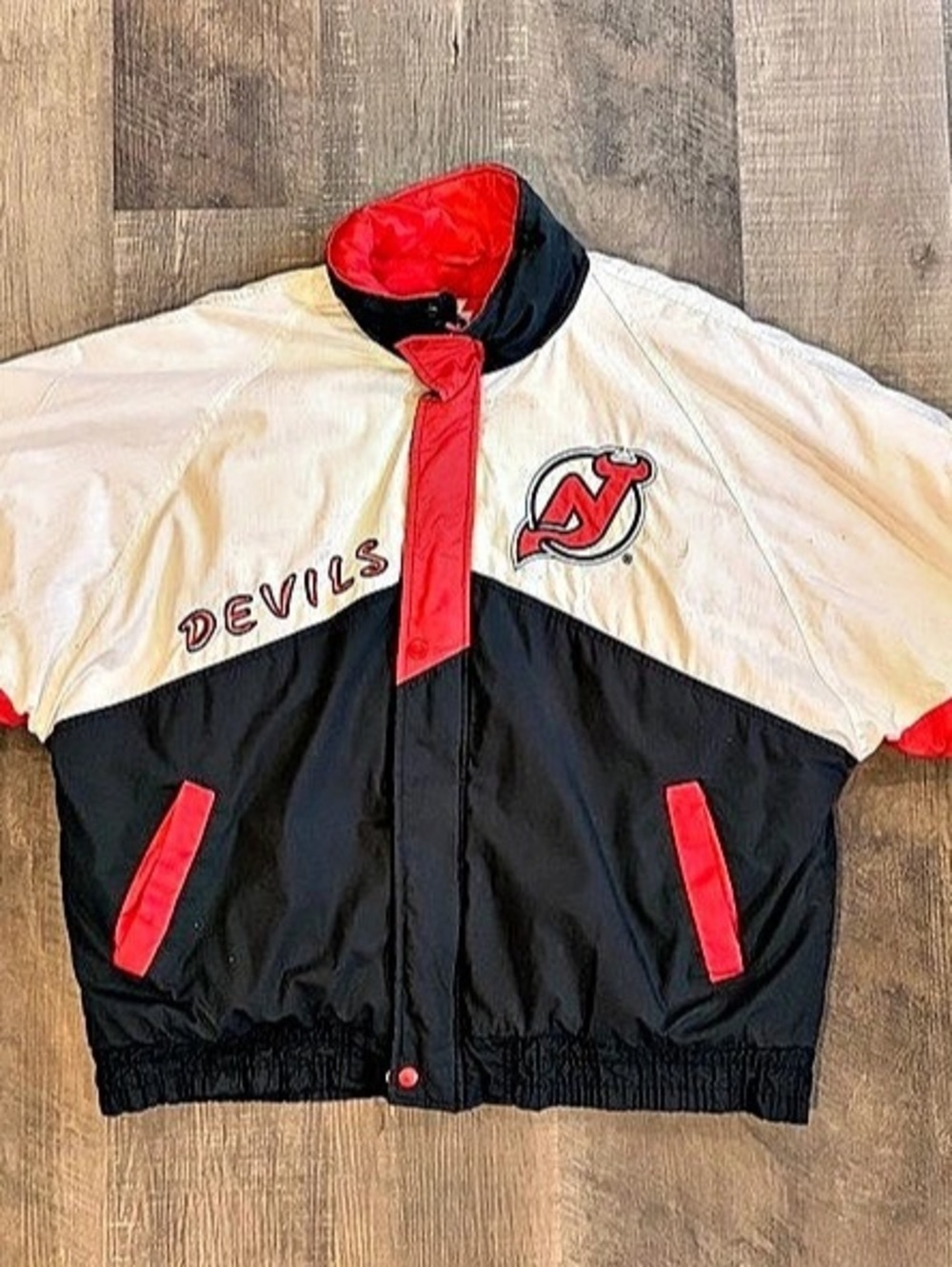 Vintage Pro Player New Jersey Devils NHL Puffer Jacket Large 90s - $135 OBO